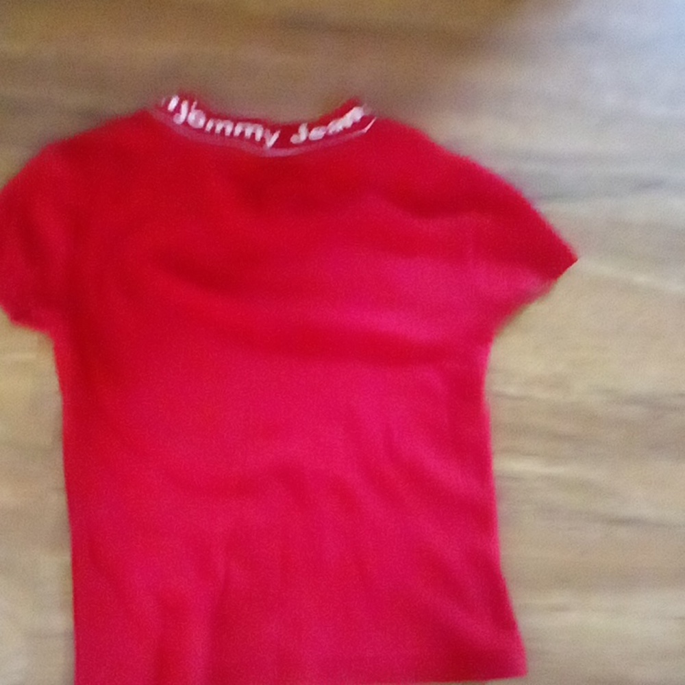 🔴20%🔴OFF!!A  red shirt in  perfect condition 😁!!
